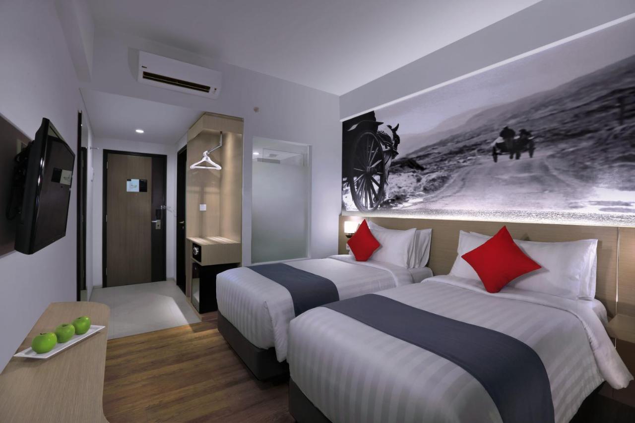 Neo+Waru-Sidoarjo By Aston Hotel Exterior photo